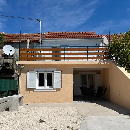 Holiday home The Nook Bilice